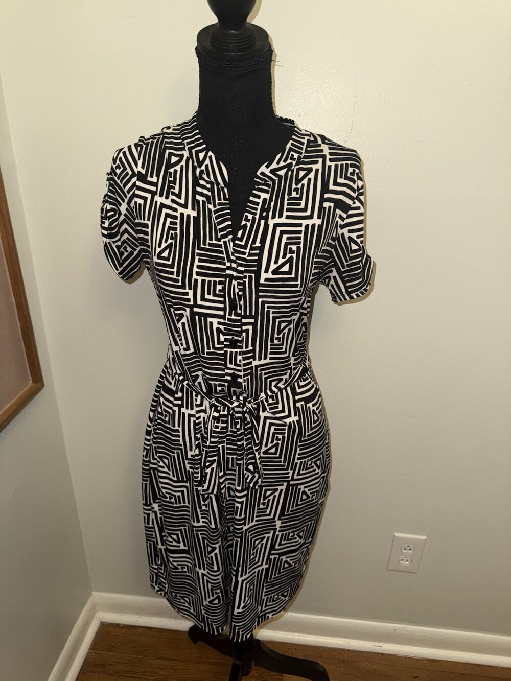 Intermission Mod Shift Dress Black White Maze Print Short Sleeve Belted Sz S